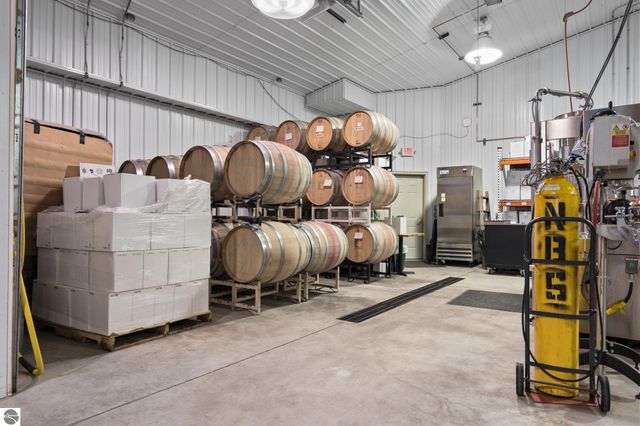 10343 E Hilltop Road, Suttons Bay, MI 49682