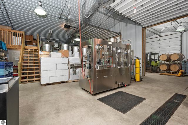 10343 E Hilltop Road, Suttons Bay, MI 49682