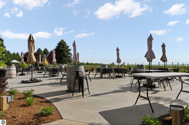 10343 E Hilltop Road, Suttons Bay, MI 49682