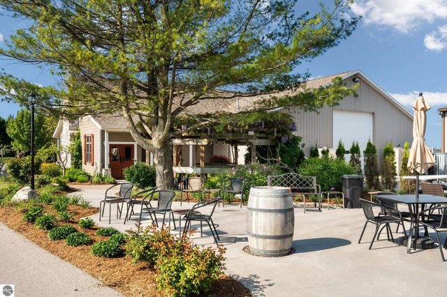 10343 E Hilltop Road, Suttons Bay, MI 49682