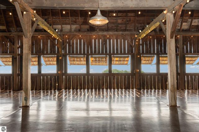 10343 E Hilltop Road, Suttons Bay, MI 49682