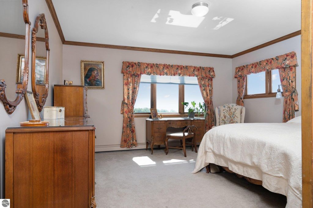 Image 20 of property listing at 10343 E Hilltop Road, Suttons Bay, MI 49682