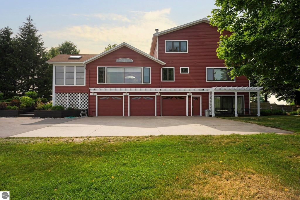 Image 24 of property listing at 10343 E Hilltop Road, Suttons Bay, MI 49682