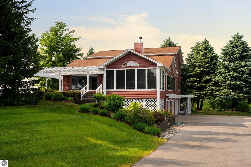 Image 25 of property listing at 10343 E Hilltop Road, Suttons Bay, MI 49682