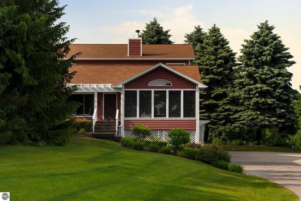 Image 26 of property listing at 10343 E Hilltop Road, Suttons Bay, MI 49682
