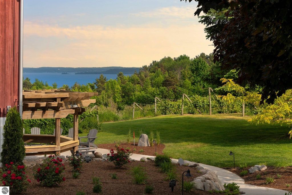 Image 6 of property listing at 10343 E Hilltop Road, Suttons Bay, MI 49682