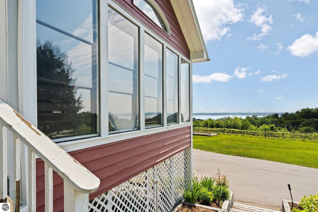 Image 7 of property listing at 10343 E Hilltop Road, Suttons Bay, MI 49682