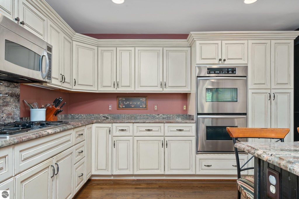 Image 9 of property listing at 10343 E Hilltop Road, Suttons Bay, MI 49682