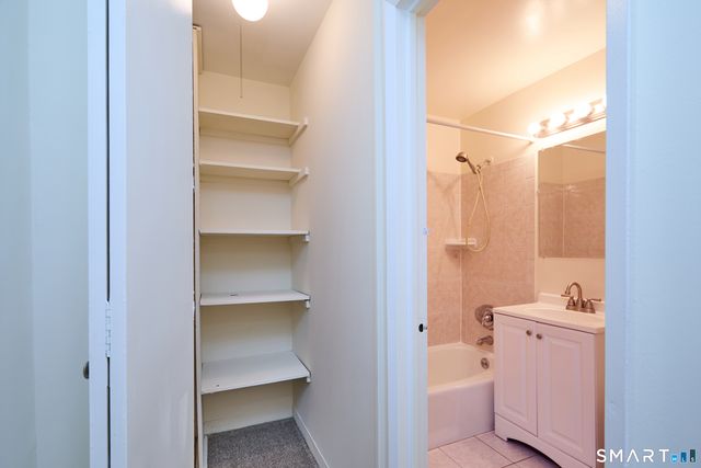 2625 Park Avenue 9R, Bridgeport, CT 06604