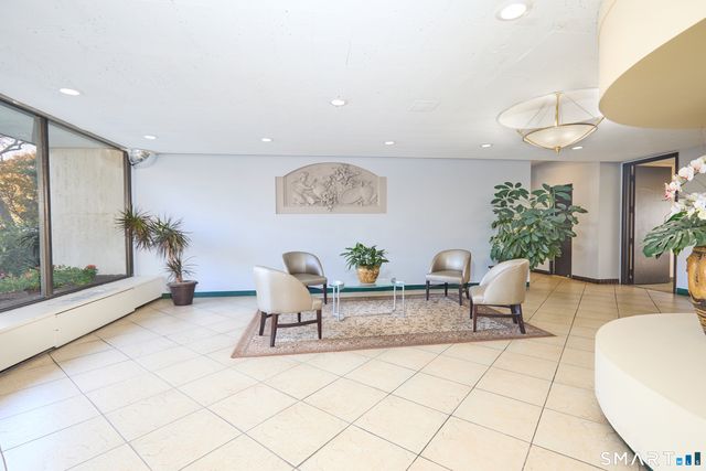 2625 Park Avenue 9R, Bridgeport, CT 06604