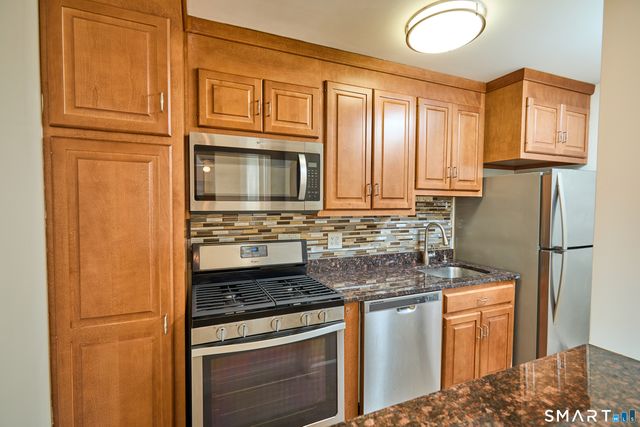 2625 Park Avenue 9R, Bridgeport, CT 06604