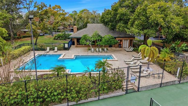 1105 LENNOX ROAD W 1105, Palm Harbor, FL 34683