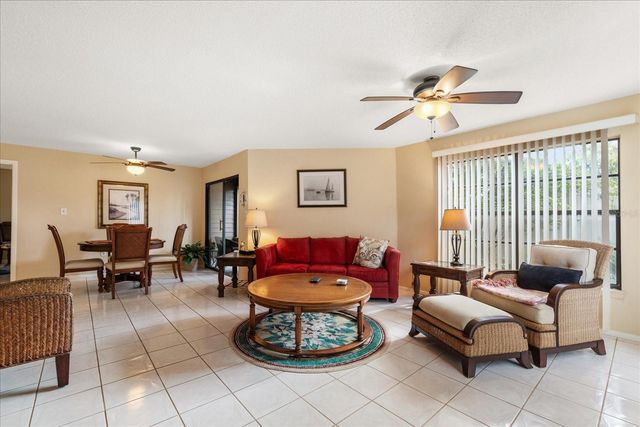 1105 LENNOX ROAD W 1105, Palm Harbor, FL 34683