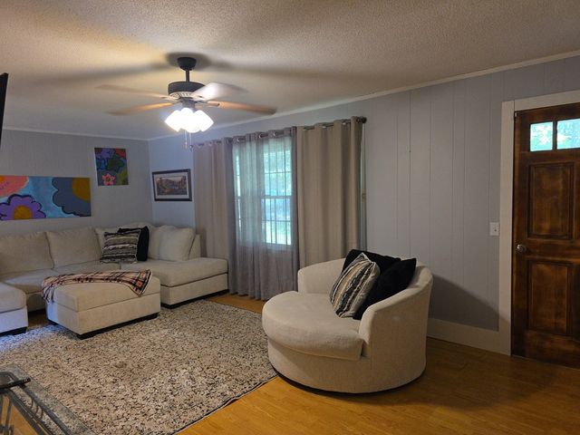 509 GI Maddox Pkwy, Chatsworth, GA 30705