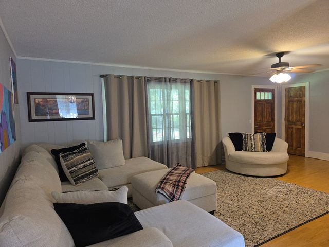509 GI Maddox Pkwy, Chatsworth, GA 30705