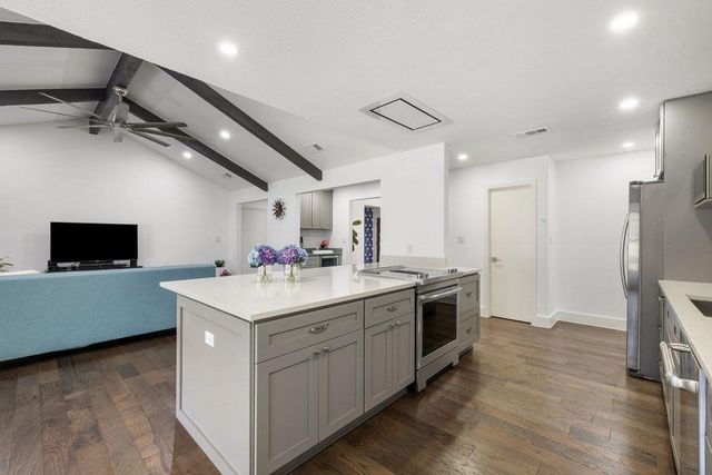 9421 Spring Hollow DR, Austin, TX 78750