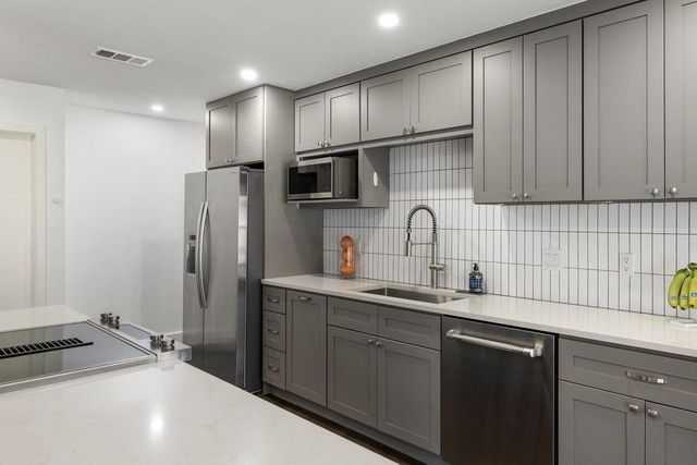 9421 Spring Hollow DR, Austin, TX 78750