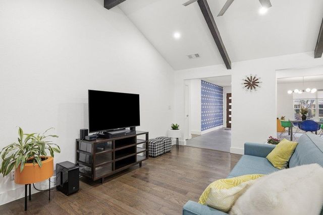 9421 Spring Hollow DR, Austin, TX 78750