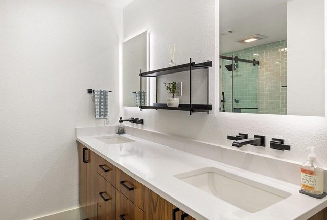 9421 Spring Hollow DR, Austin, TX 78750