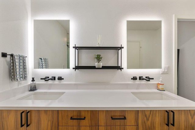 9421 Spring Hollow DR, Austin, TX 78750