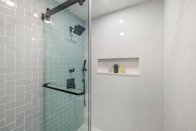 9421 Spring Hollow DR, Austin, TX 78750