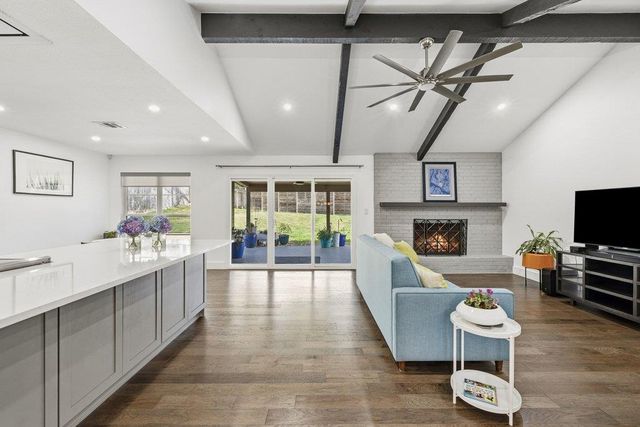 9421 Spring Hollow DR, Austin, TX 78750