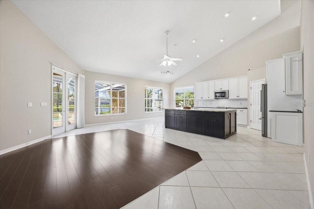 Image 13 of property listing at 13361 MEERGATE CIRCLE, Orlando, FL 32837