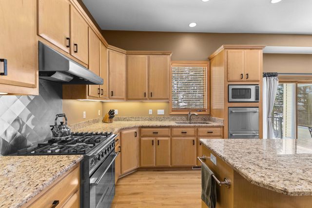 8175 Pristine Pine Trail, Eden Prairie, MN 55347