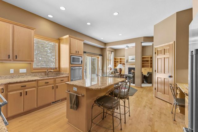 8175 Pristine Pine Trail, Eden Prairie, MN 55347