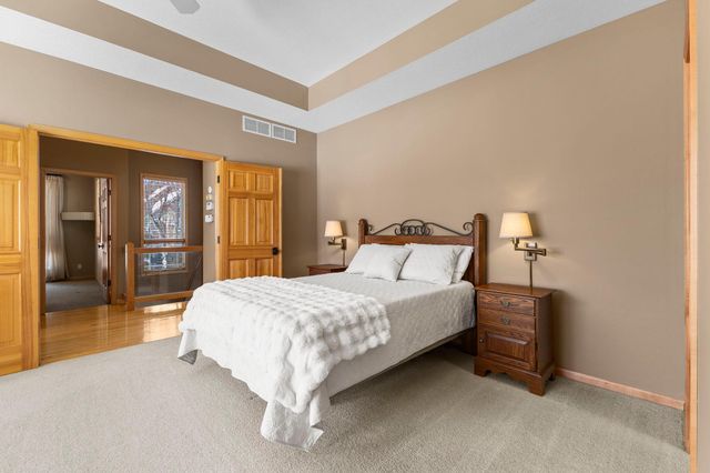 8175 Pristine Pine Trail, Eden Prairie, MN 55347