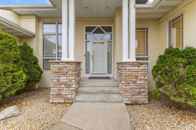 8175 Pristine Pine Trail, Eden Prairie, MN 55347