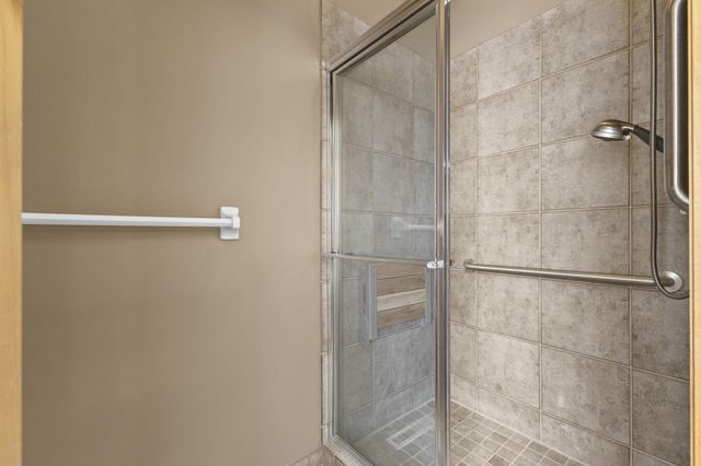 8175 Pristine Pine Trail, Eden Prairie, MN 55347