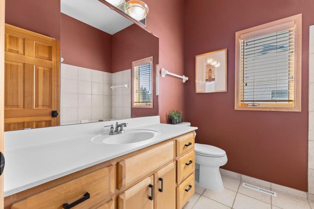 8175 Pristine Pine Trail, Eden Prairie, MN 55347