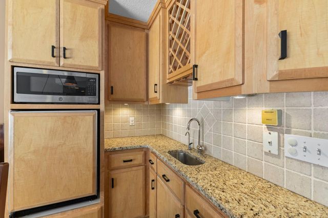 8175 Pristine Pine Trail, Eden Prairie, MN 55347