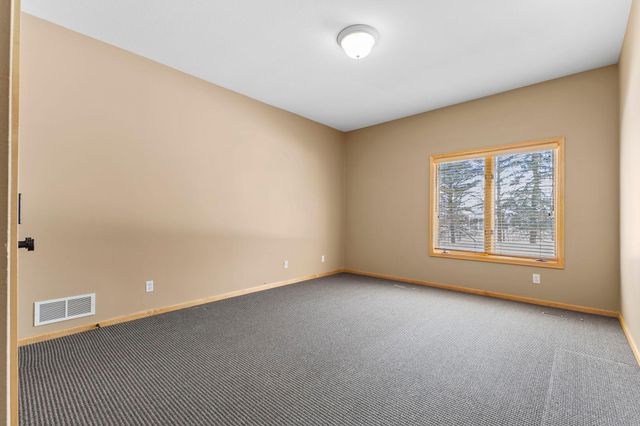 8175 Pristine Pine Trail, Eden Prairie, MN 55347