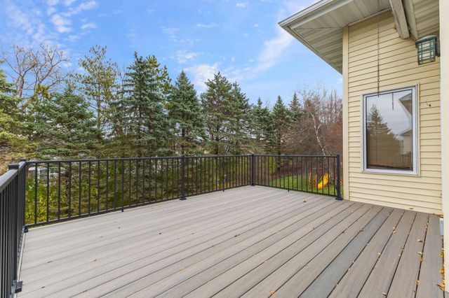 8175 Pristine Pine Trail, Eden Prairie, MN 55347