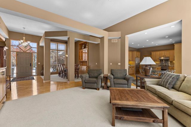 8175 Pristine Pine Trail, Eden Prairie, MN 55347