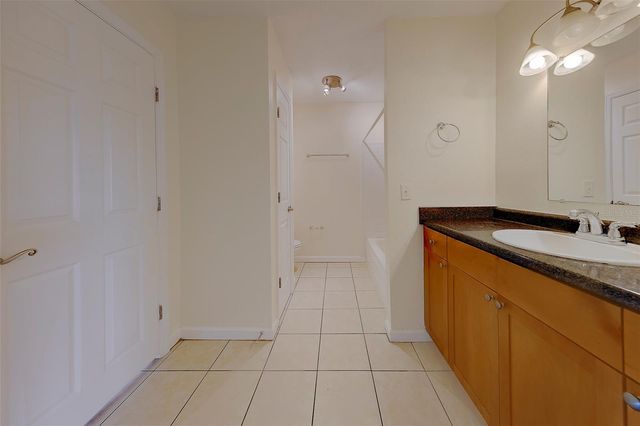 222 POMPANO DRIVE SE H, St Petersburg, FL 33705