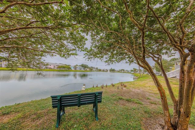 222 POMPANO DRIVE SE H, St Petersburg, FL 33705