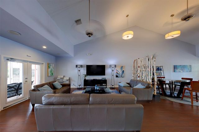 222 POMPANO DRIVE SE H, St Petersburg, FL 33705