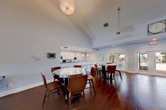 222 POMPANO DRIVE SE H, St Petersburg, FL 33705