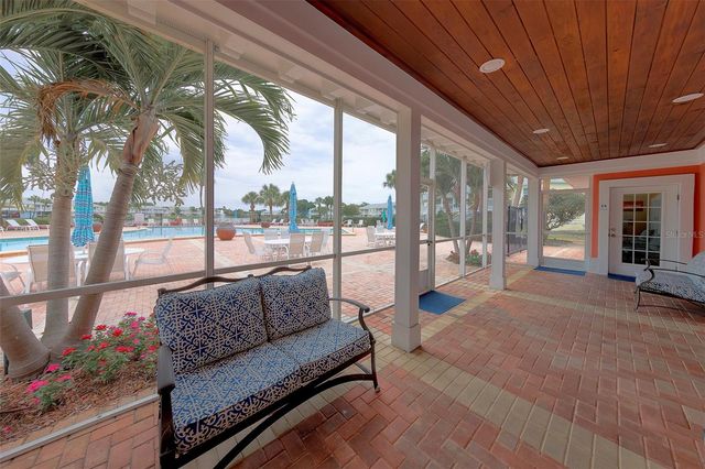 222 POMPANO DRIVE SE H, St Petersburg, FL 33705