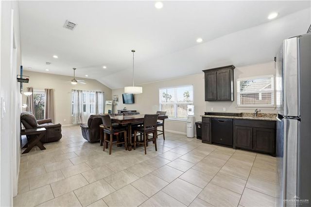 304 S Paseo Del Rey Street, Mission, TX 78572