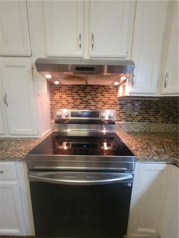 538 Cole Drive SW, Lilburn, GA 30047