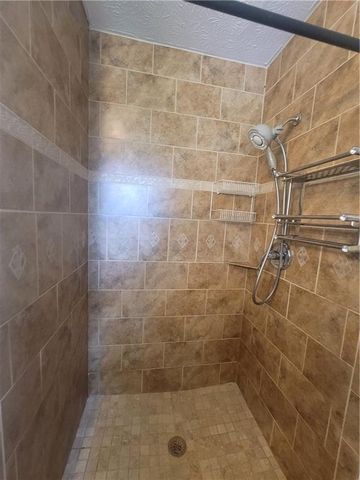 538 Cole Drive SW, Lilburn, GA 30047