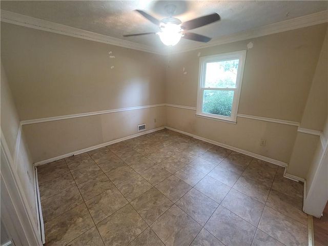 538 Cole Drive SW, Lilburn, GA 30047