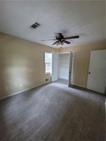 538 Cole Drive SW, Lilburn, GA 30047
