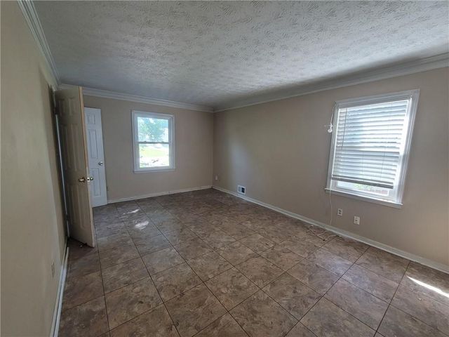 538 Cole Drive SW, Lilburn, GA 30047