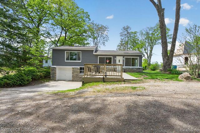 3980 Ben Hur Drive, Brighton, MI 48114