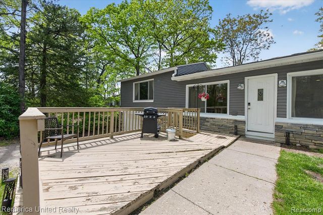 3980 Ben Hur Drive, Brighton, MI 48114